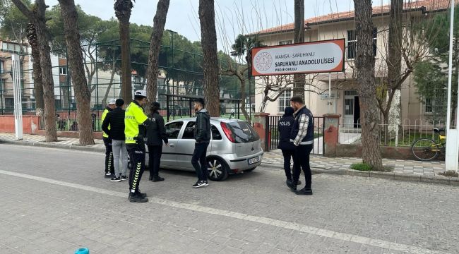 Manisa'da Kent Genelinde Okul Çevreleri ve Servis Araçlarında Denetim Yapıldı