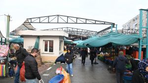 Esnaf Hizmetten Memnun: “Artık Şemsiyeler Kırılmayacak”